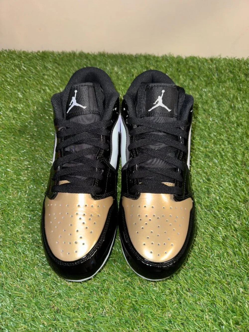 Men Size 13 Nike Jordan 1 Low TD Patent Gold Toe Football Cleats FJ6245-701 NEW